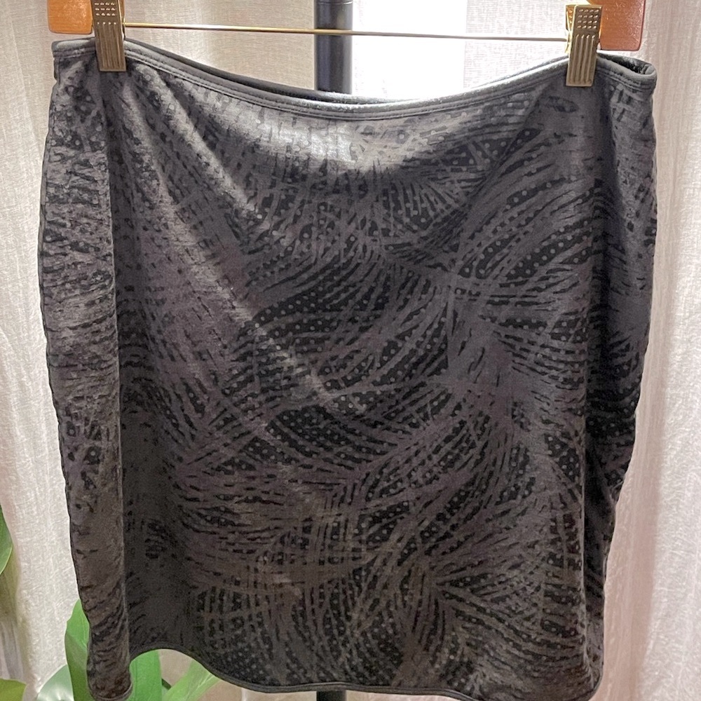 Icebreaker wool skirt LG 10-12 mini 100% wool sustainable quality materials EUC